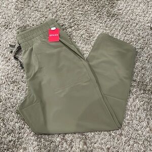 Spanx casual Fridays pants size medium PETITE